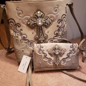 Purse and clutch purse